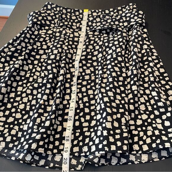 The Limited Black and White Abstract Belted Skirt Women’s Size XS - Picture 7 of 9
